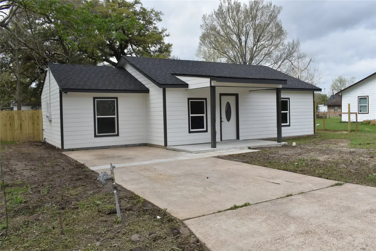 204 Texas Street, Daisetta, TX 77533 - #1