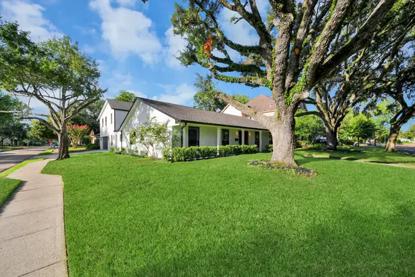 12503 Barryknoll Lane, Houston, TX 77024