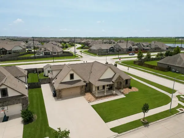 14063 Belmont Circle, Mont Belvieu, TX 77523