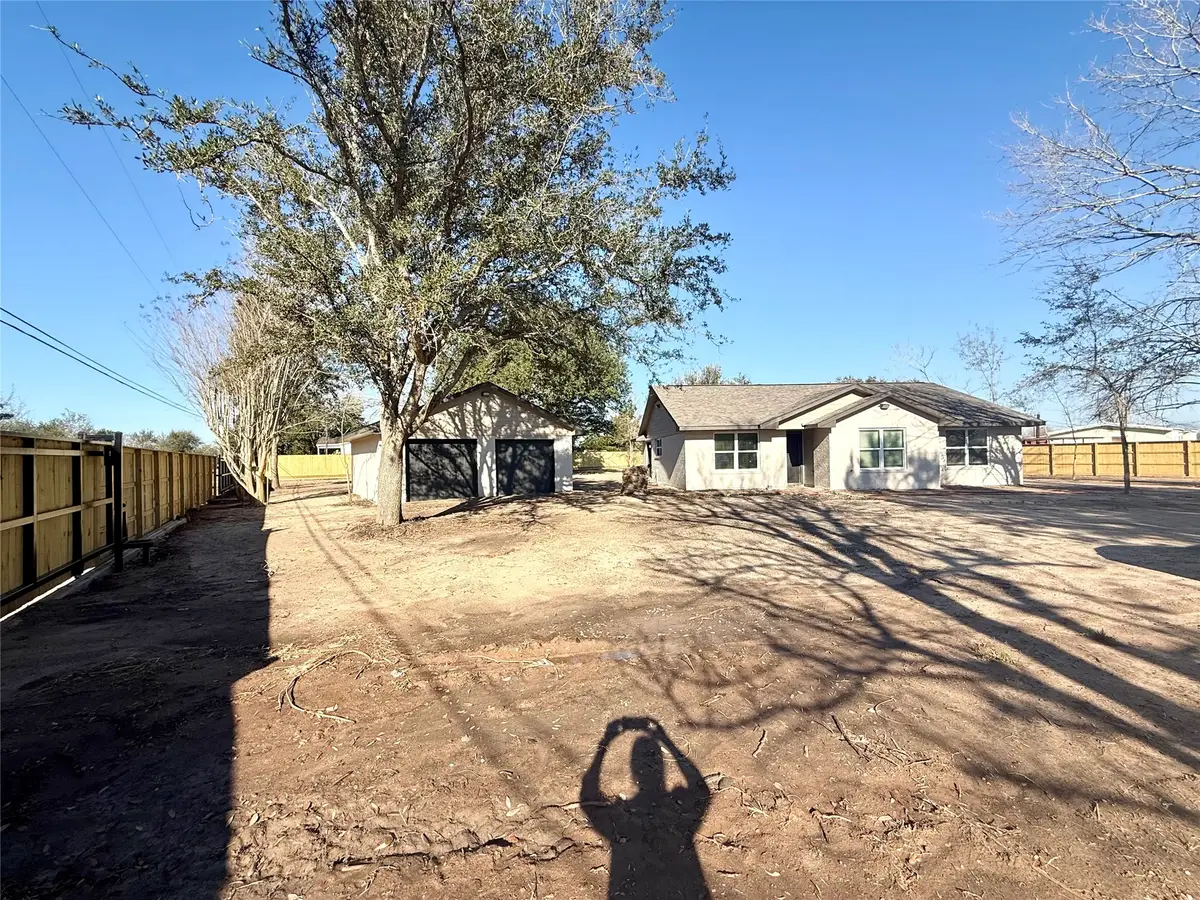 4835 County Road 380, Rosharon, TX 77583 - #1