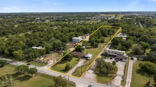 1849 Garden Road, Pearland, TX 77581