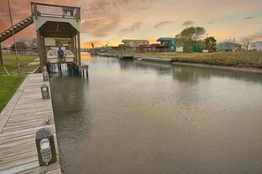 856 County Road 202, Sargent, TX 77414 - Image #2