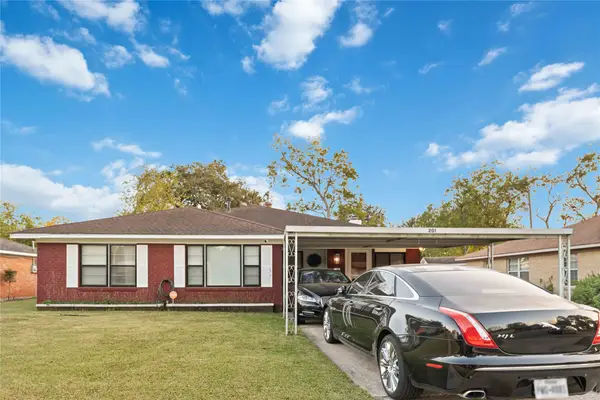 201 Midway Drive, Baytown, TX 77521