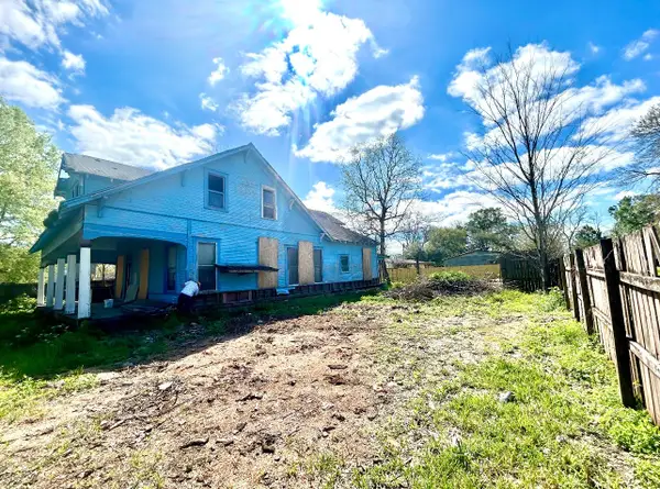 445 W Hartel Street, Sour Lake, TX 77659