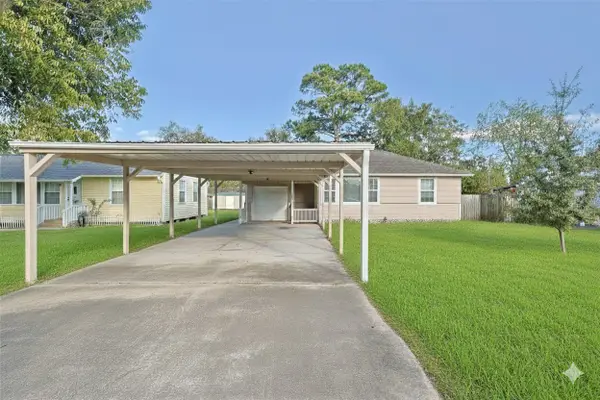 207 Farrer Street, Angleton, TX 77515