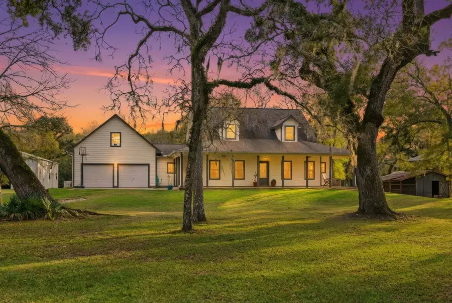 20407 Deer Run Road, Damon, TX 77430 - Image #2