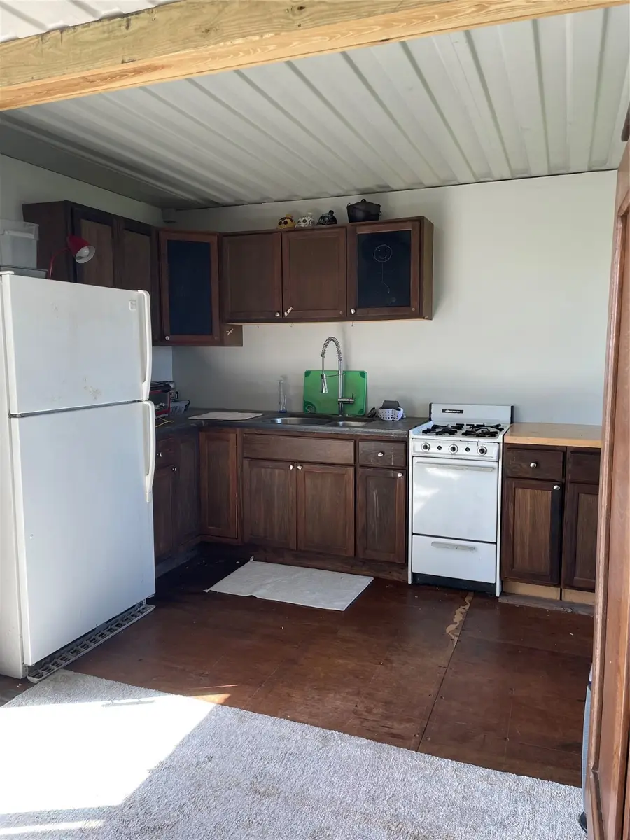 1106 Tuna Drive, Crystal Beach, TX 77650 - Image #3