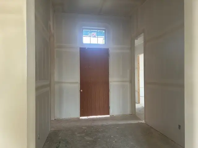 497 Hunters Crossing Drive, Sealy, TX 77474 - Image #3