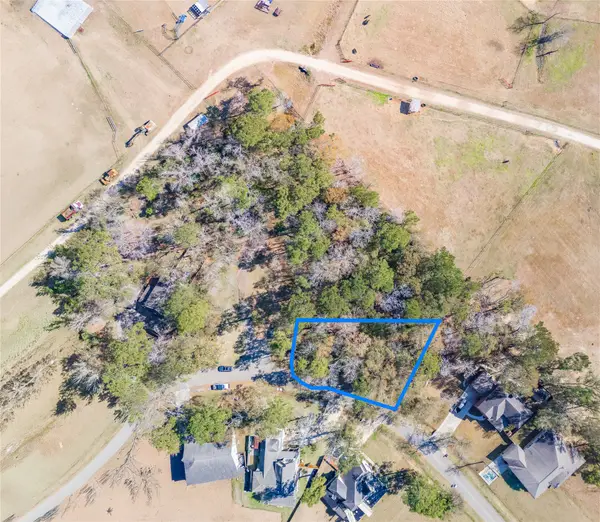 26 Holly Springs Dr, Conroe, TX 77302