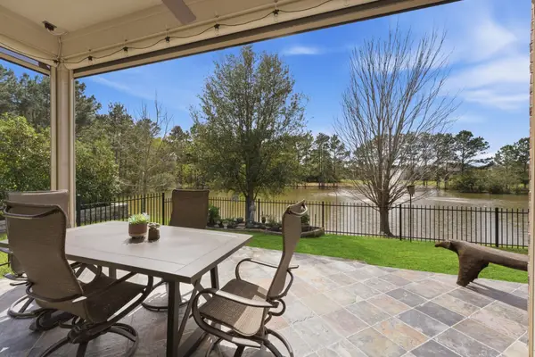 207 Arabian Drive, The Woodlands, TX 77382