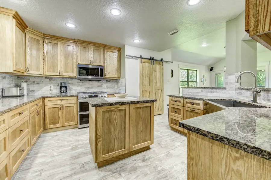 37 Wildwood Lake Drive, Huntsville, TX 77340 - #3