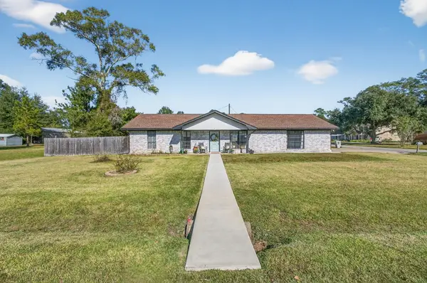 355 County Road 761, Buna, TX 77612