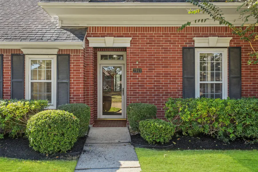 7911 Emerald Bluff Court, Houston, TX 77095 - Image #3
