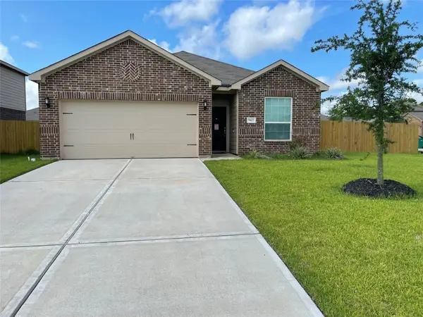 9402 Garnet Grove Drive, Iowa Colony, TX 77583
