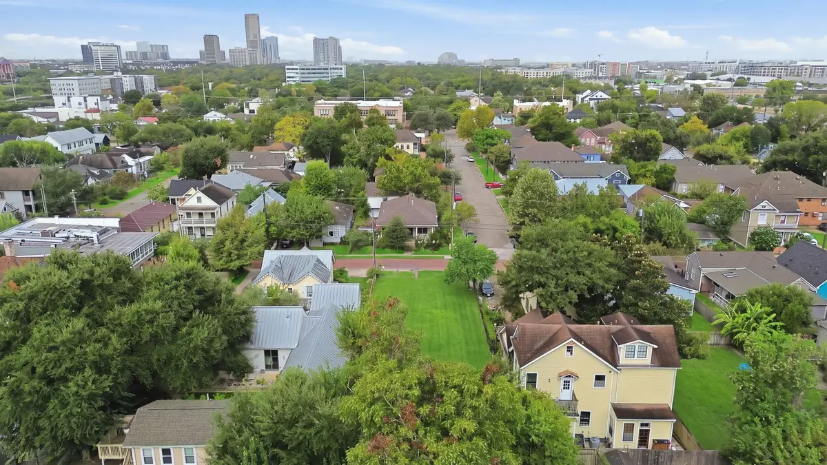 720 Sabine Street, Houston, TX 77007 - #1