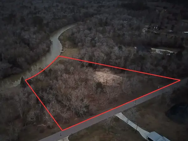 1536 Chocolate Bayou Drive, Alvin, TX 77511