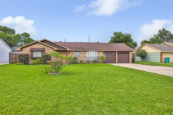 117 Tanglewood Street, Baytown, TX 77520