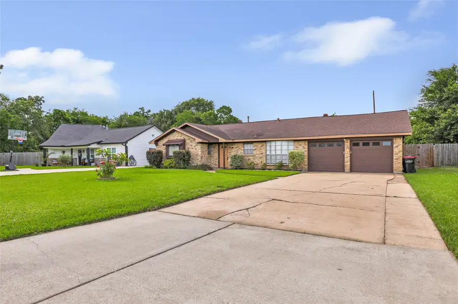 117 Tanglewood Street, Baytown, TX 77520 - #3