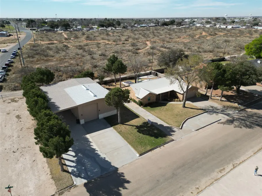 1015, 1017 E Tascosa Avenue, Kermit, TX 79745 - #2