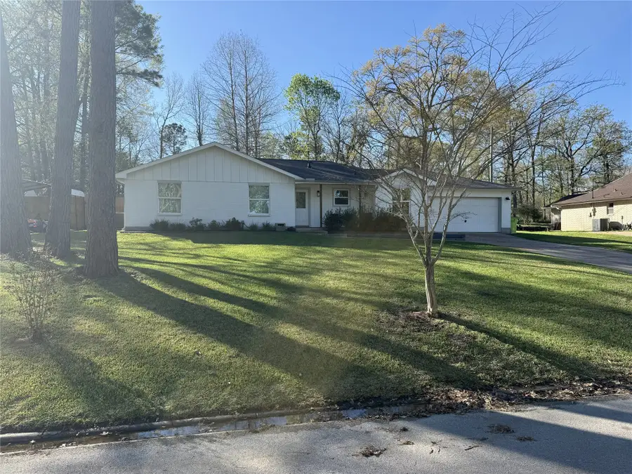 415 W Lake Drive, Livingston, TX 77351 - #3