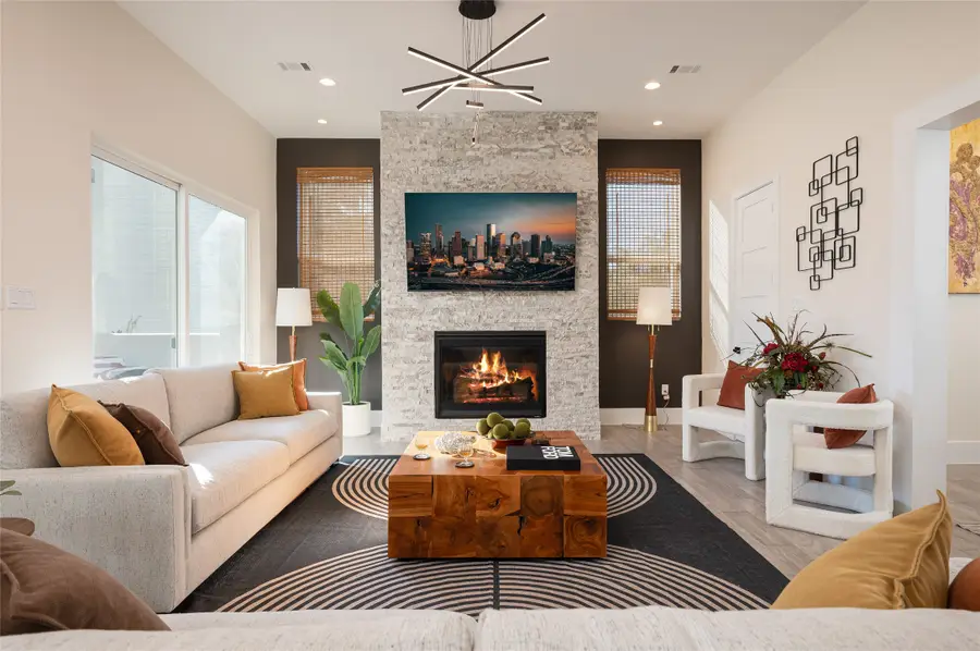 913 Thompson Street, Houston, TX 77007 - #2