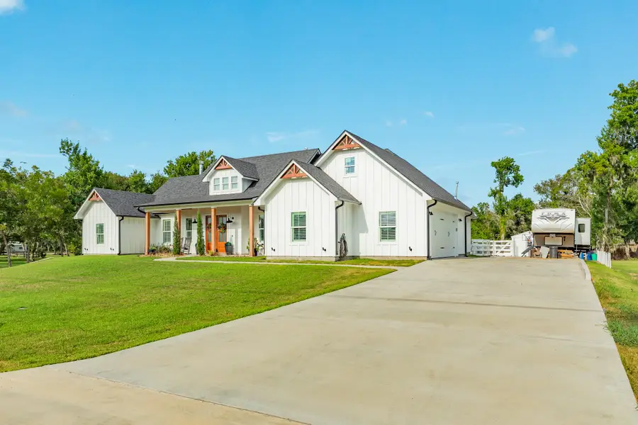 206 Black Oak Dr, Angleton, TX 77515 - #3