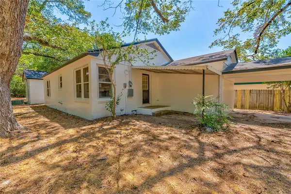 104 N Pecan Street, Woodville, TX 75979