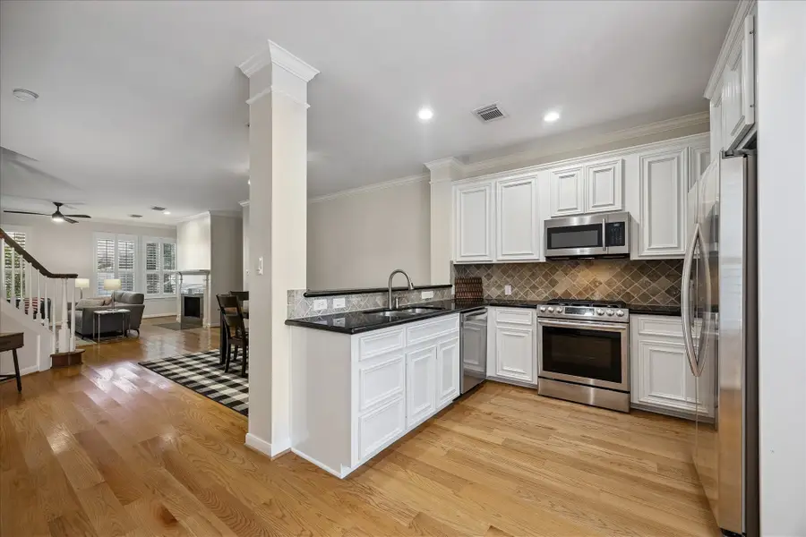 1001 Van Buren Street, Houston, TX 77019 - #2