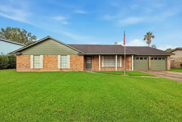 8408 Friar Tuck Drive, Orange, TX 77632