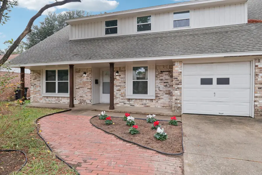 10647 Hazelhurst Drive, Houston, TX 77043 - Image #3