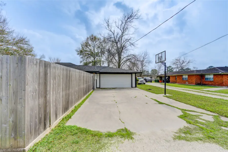 1009 Susan Street, Dayton, TX 77535 - #2