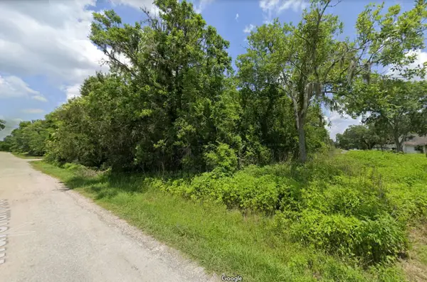 000 Marshall Avenue, Holiday Lakes, TX 77515