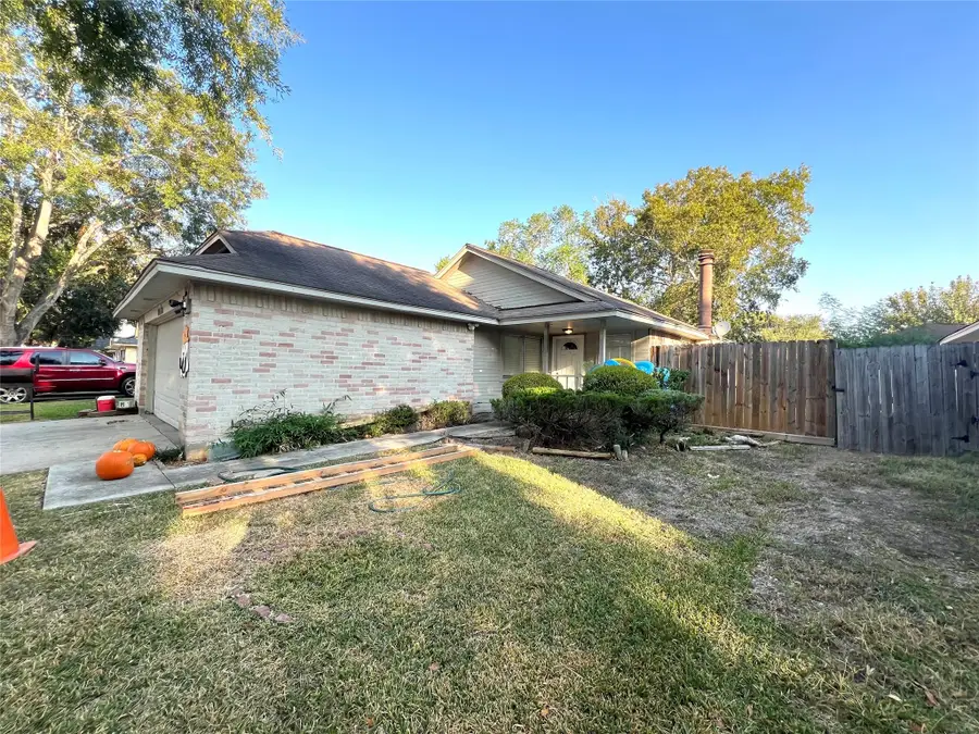 14014 Clear Forest Drive, Sugar Land, TX 77498 - Image #2