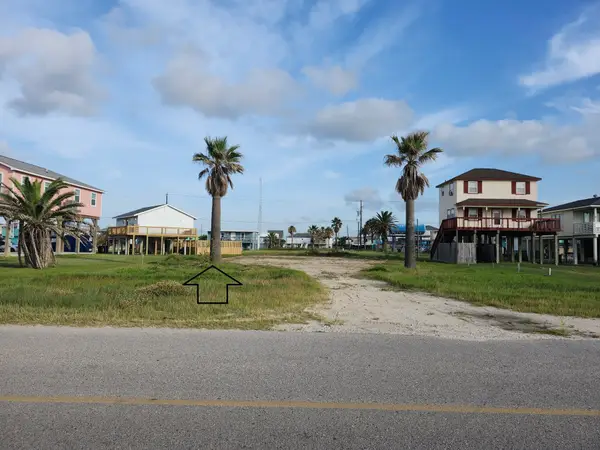 000 Surf Drive, Surfside Beach, TX 77541