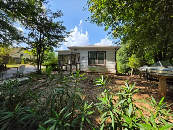 919 E Murchison Street, Palestine, TX 75801