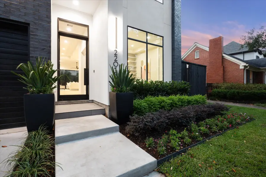 2205 North Boulevard, Houston, TX 77098 - #2