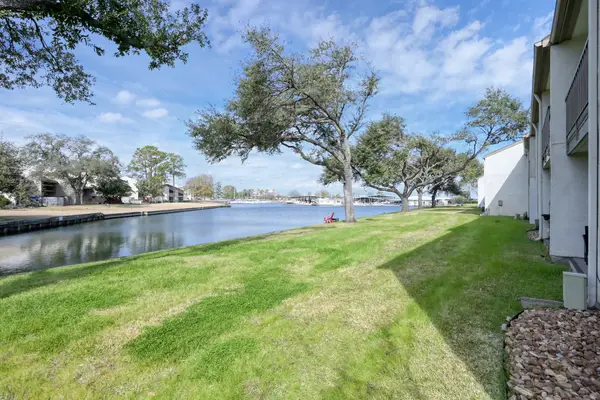 12100 Melville Drive #6, Montgomery, TX 77356