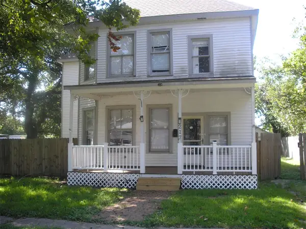 217 3rd Avenue N, Texas City, TX 77590