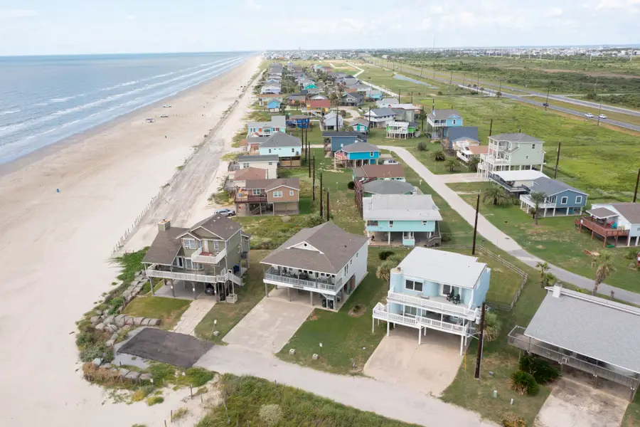 12628 W Ventura Drive, Galveston, TX 77554 - #2