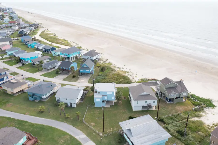12628 W Ventura Drive, Galveston, TX 77554 - #3