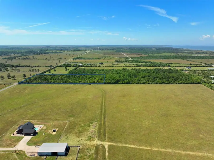 6246 Eagle Road, Anahuac, TX 77514 - Image #3
