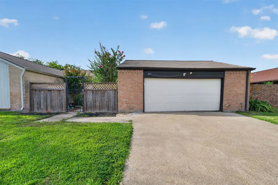 6 Quailwood Drive, Baytown, TX 77521 - #2