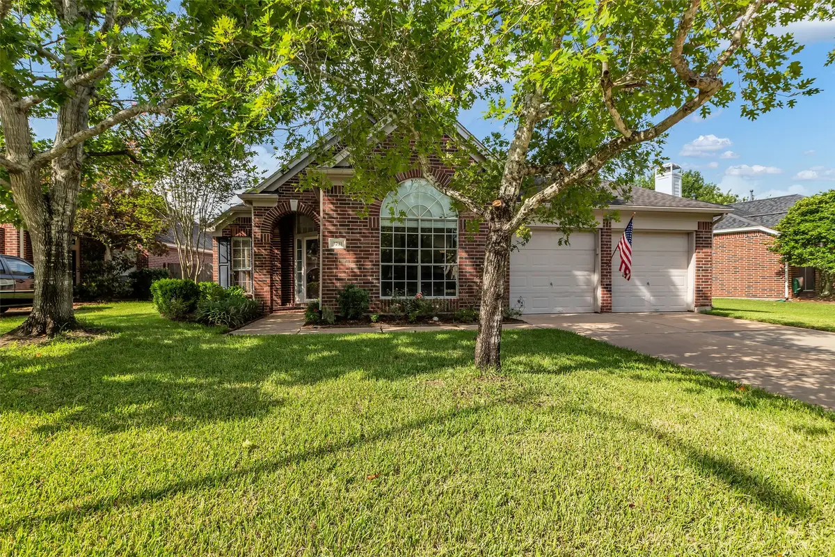 3731 Crescent Drive, Pearland, TX 77584 - Image #1