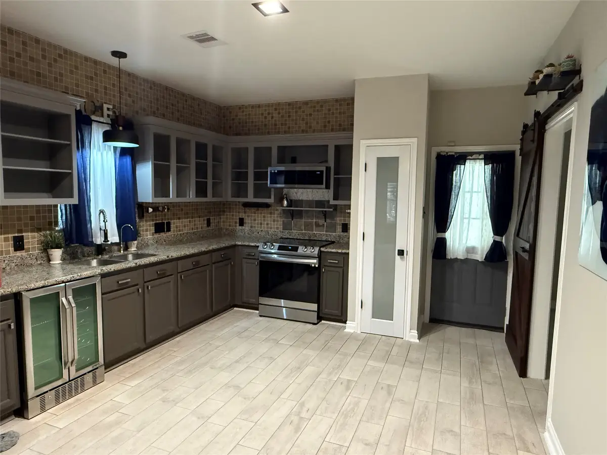 7985 Saint Louis Street, Houston, TX 77028 - #1