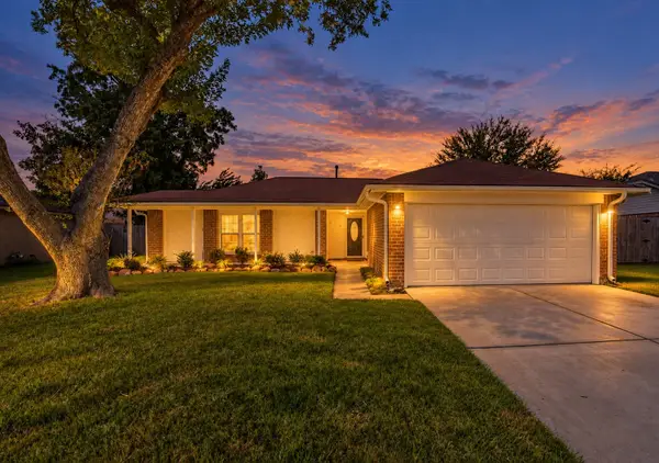 905 River Creek Drive, La Porte, TX 77571