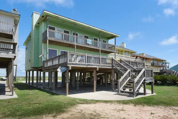 2438 Bluewater Highway, Surfside Beach, TX 77541
