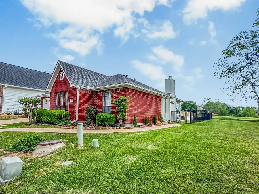 152 Waters Edge At 18th, Huntsville, TX 77340 - #2