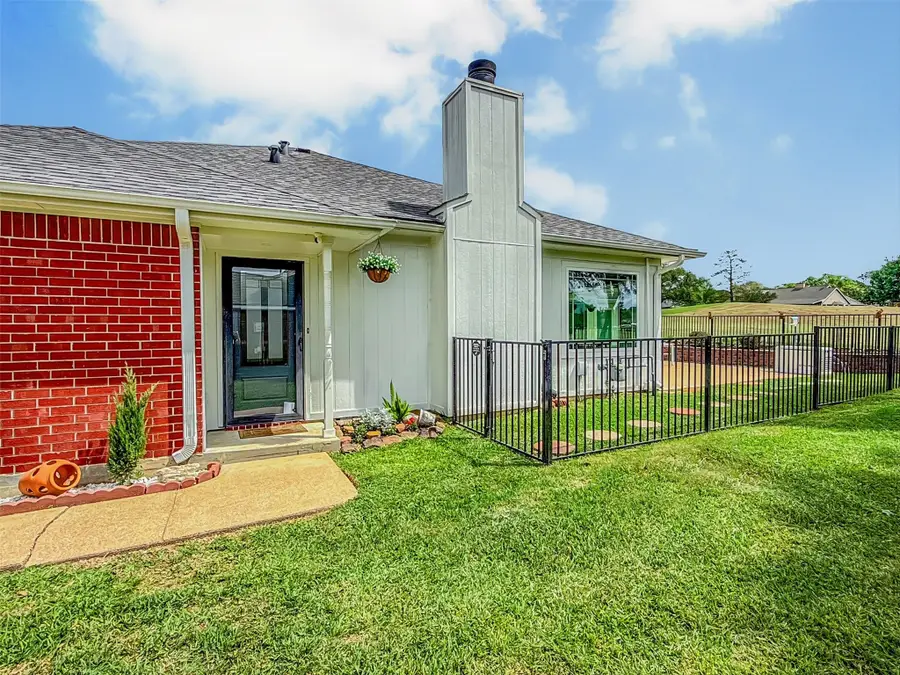 152 Waters Edge At 18th, Huntsville, TX 77340 - #3