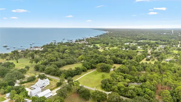 325 Bay Avenue S, Kemah, TX 77565