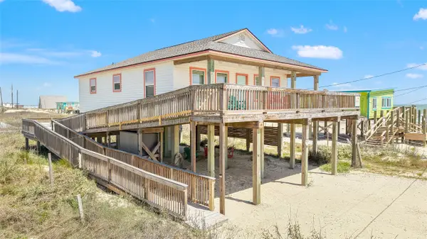 114 Coral Court, Surfside Beach, TX 77541